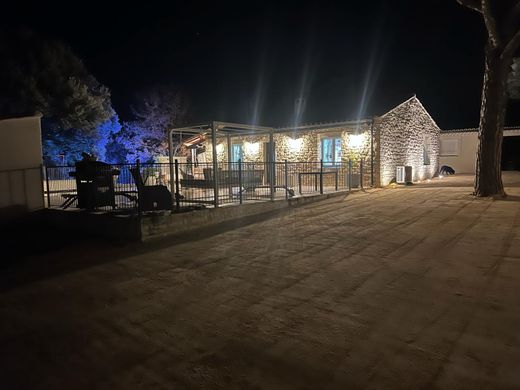 Villa in Suze-la-Rousse, Drôme