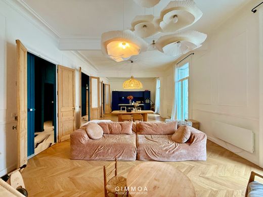 Apartment / Etagenwohnung in Sète, Hérault