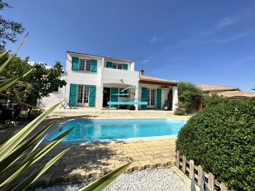 Villa à Vailhauquès, Hérault