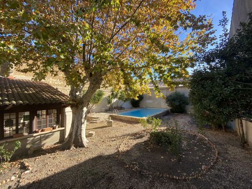 Maison de luxe à Saint-Gilles, Gard
