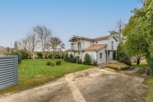 Maison de luxe à Carignan-de-Bordeaux, Gironde