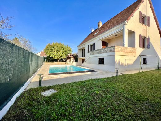 Luxe woning in Ruffey-lès-Echirey, Cote d'Or