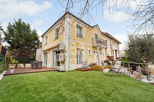 Luxus-Haus in Joinville-le-Pont, Val-de-Marne