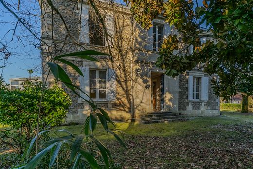 Luxury home in Salles, Gironde