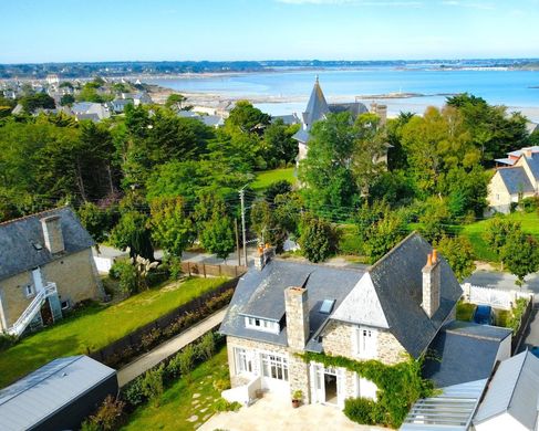 Luxury home in Lancieux, Côtes-d'Armor