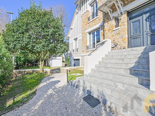 Maison de luxe à Sèvres, Hauts-de-Seine