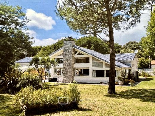 Casa di lusso a Saint-Palais-sur-Mer, Charente-Maritime