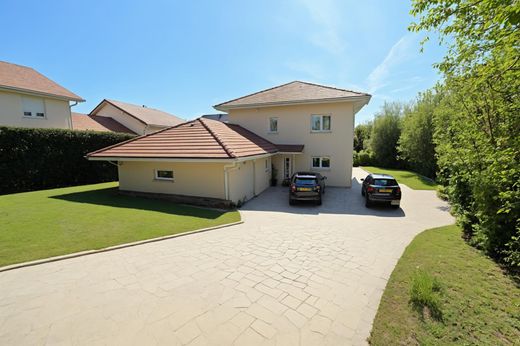 Villa in Thoiry, Ain