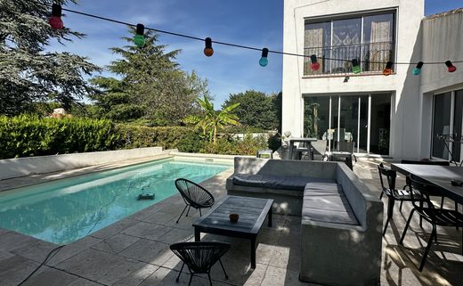 Villa in Bouc-Bel-Air, Bouches-du-Rhône