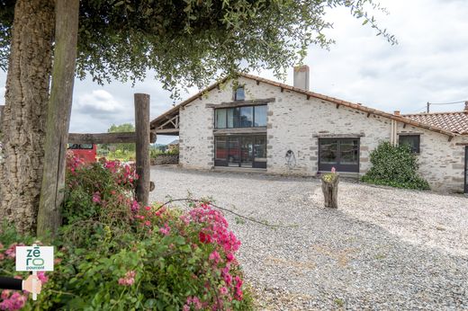 Элитный дом, Le Champ-Saint-Père, Vendée