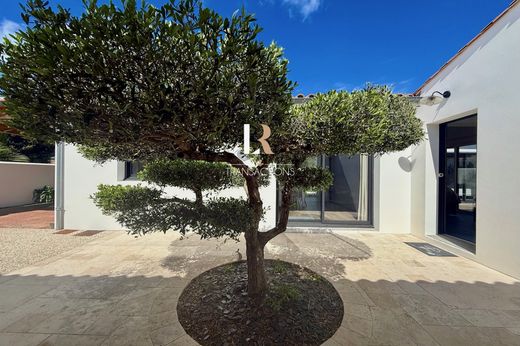 Villa in Saint-Martin-de-Ré, Charente-Maritime