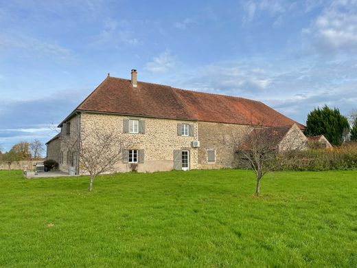 Vic-de-Chassenay, Cote d'Orのカントリー風またはファームハウス