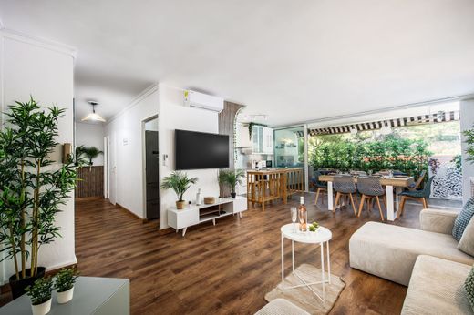 Apartment / Etagenwohnung in Beausoleil, Alpes-Maritimes