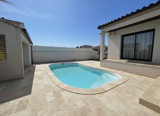 Luxury home in Saint-Gilles, Gard