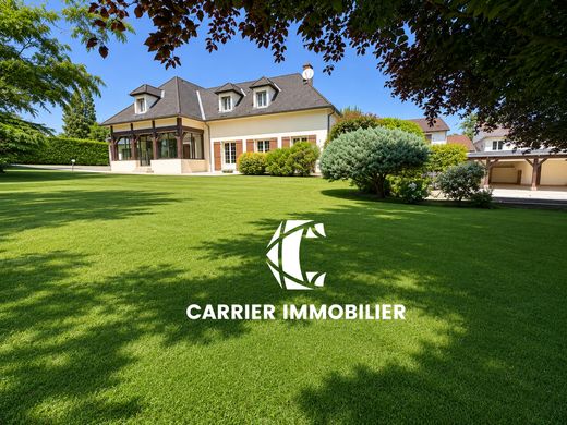 Luxury home in Saint-Genis-les-Ollières, Rhône