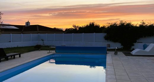 Luxury home in Saint-Révérend, Vendée