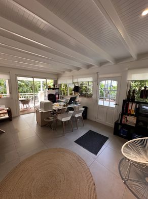 Luxury home in Marigot