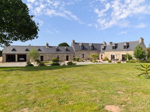 Luxury home in Ploumagoar, Côtes-d'Armor