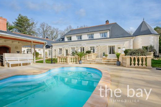 Luxury home in Chambray-lès-Tours, Indre and Loire