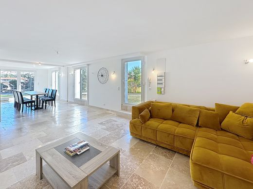 Apartment in Saint-Raphaël, Var