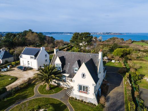 Luxury home in Trélévern, Côtes-d'Armor