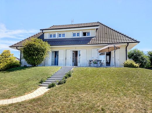 Casa di lusso a Anthy-sur-Léman, Alta Savoia