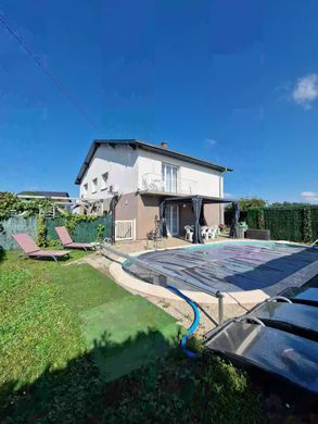 Luxury home in Sainte-Croix-en-Plaine, Haut-Rhin