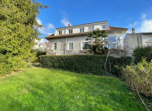 Luxury home in Chennevières-sur-Marne, Val-de-Marne