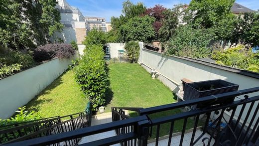 Lüks ev Neuilly-Plaisance, Seine-Saint-Denis