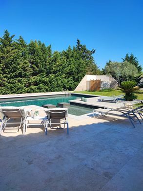 Pernes-les-Fontaines, Vaucluseの高級住宅