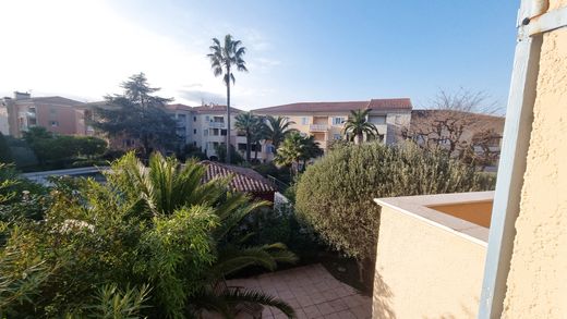 Dublex Saint-Tropez
, Var