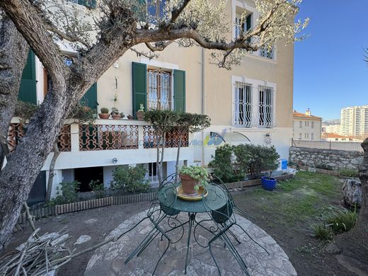 Luxe woning in Toulon, Var