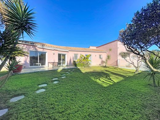 Villa in Perpignan, Pyrénées-Orientales