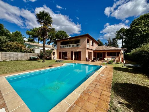 Πολυτελή κατοικία σε Gujan-Mestras, Gironde