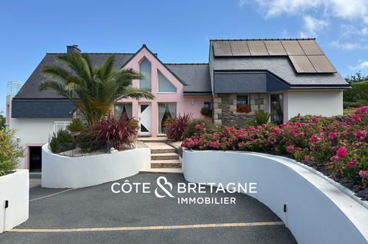 Luxury home in Saint-Quay-Perros, Côtes-d'Armor