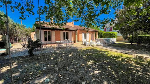 Villa en Entraigues-sur-la-Sorgue, Vaucluse
