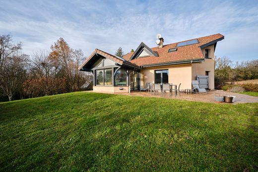 Casa di lusso a Groisy, Alta Savoia