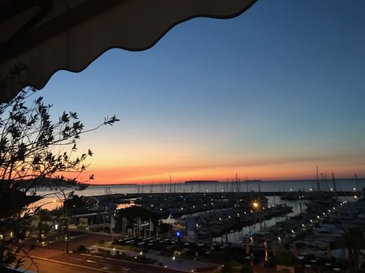 Apartament w Mandelieu-la-Napoule, Alpes-Maritimes