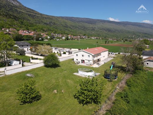 Luxury home in Collonges, Ain