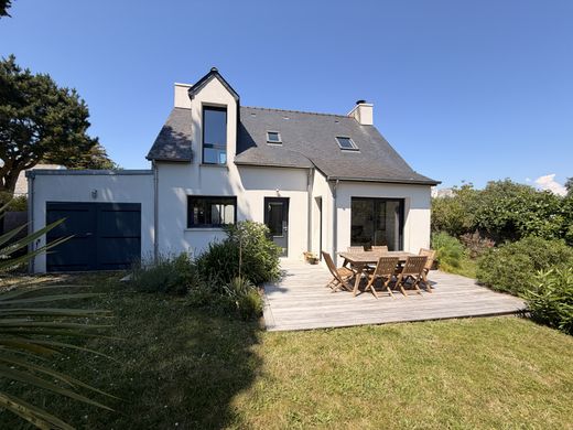 Luxury home in Locmariaquer, Morbihan