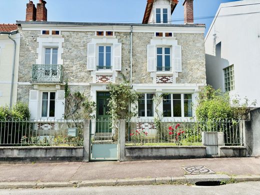 Luxe woning in Limoges, Haute-Vienne