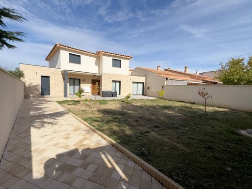 Luxe woning in Marignane, Bouches-du-Rhône