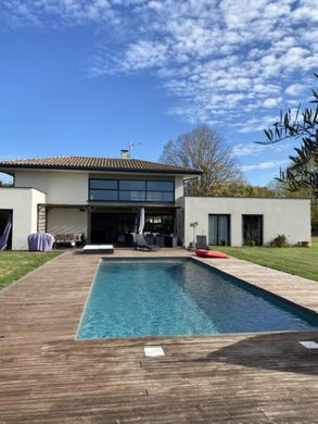 Villa in Rouffiac-Tolosan, Upper Garonne