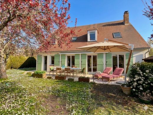 Luxury home in Montfort-l'Amaury, Yvelines