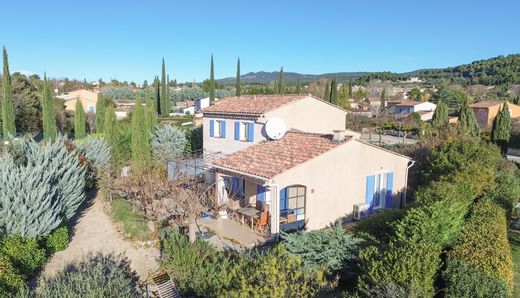 Βίλα σε Aups, Var