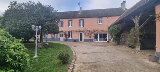 Casa de lujo en Les Ormes-sur-Voulzie, Sena y Marne