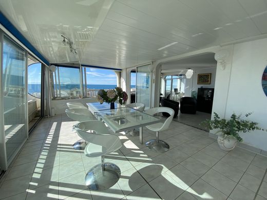 아파트 / La Grande-Motte, Hérault