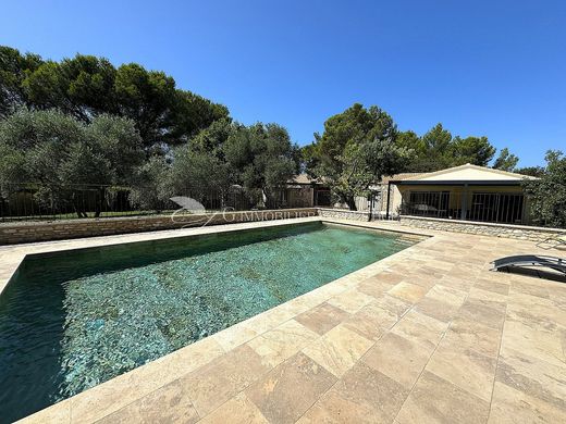 Villa in L'Isle-sur-la-Sorgue, Vaucluse