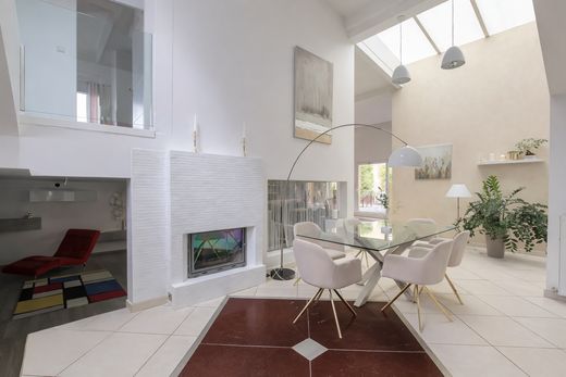 Apartment in Villeurbanne, Rhône