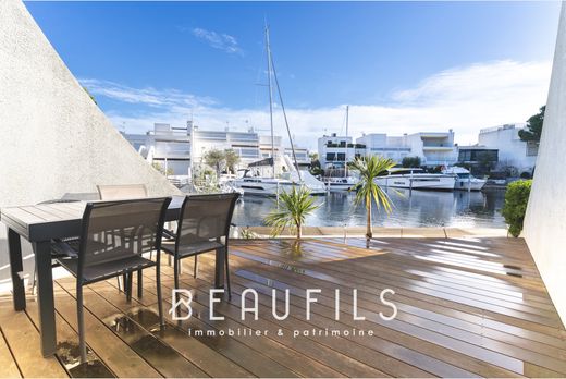 Apartment in Port Camargue, Gard